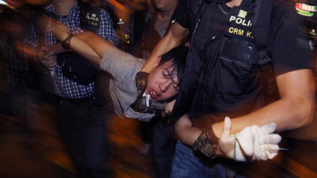 Proteste in Hongkong: Festnahmen und Verletzte