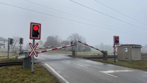"Wie eine Sprungschanze": Ärger um Bahnübergang in St. Pölten