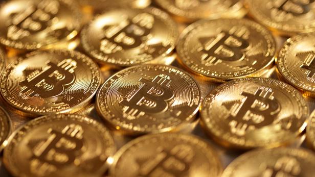 Anleger decken sich mit Bitcoin ein