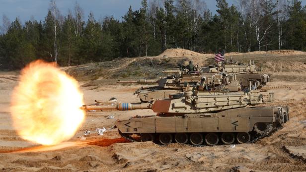 NATO droht neuer Streit wegen Rüstungsausgaben