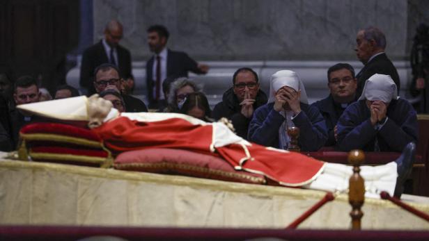 Papst Benedikt XVI.: Warum Tote selten offen aufgebahrt werden