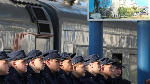 Zwangsrekrutierte junge russische Soldaten auf der Krim