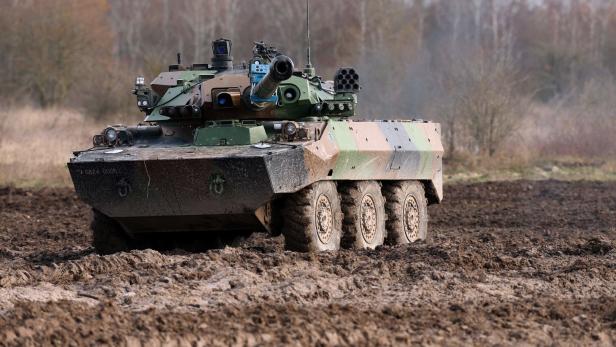 Feuerkraft auf Rädern: Was die neuen Panzer für die Ukraine können