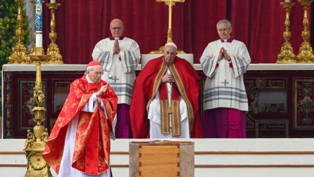 Papst Benedikts Begräbnis: Abschied vom Arbeiter im Weinberg des Herren