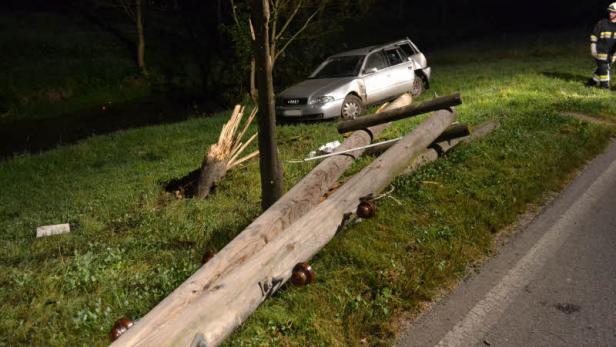 Bei Unfall wurde Stromleitung gekappt