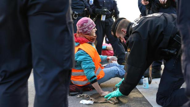Klima-Aktivisten blockierten wieder Straßen in Wien