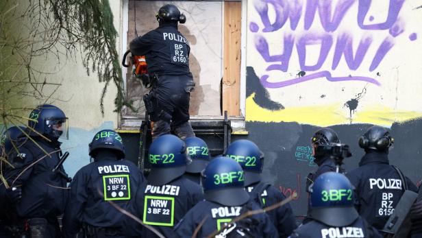Polizei beginnt mit Räumung letzter Gebäude in Lützerath