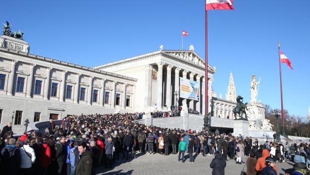 Österreicher stürmten Parlament - und alle hat's gefreut