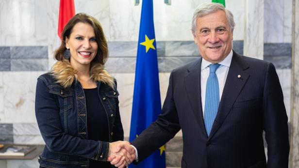 Karoline Edtstadler und der stellvertretende italienische Ministerpräsident und Außenminister Antonio Tajani