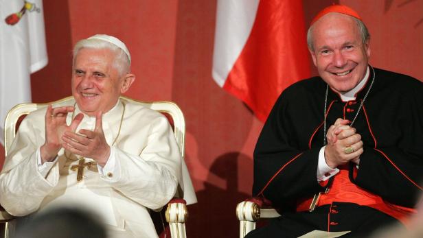 Papst Benedikt XVI. und Kardinal Christoph Schönborn 2007 im Wiener Konzerthaus