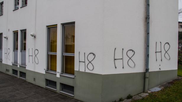 Nazi-Schmierereien auf dem SPÖ-Gebäude.