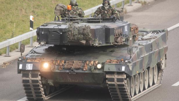 Vehicles of the Swiss Army take part in the military exercise "Pilum" near Othmarsingen