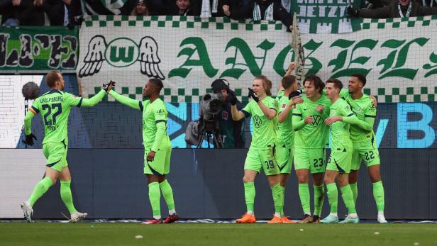 Wimmer glänzt bei Wolfsburg-Gala, Eintracht neuer Zweiter