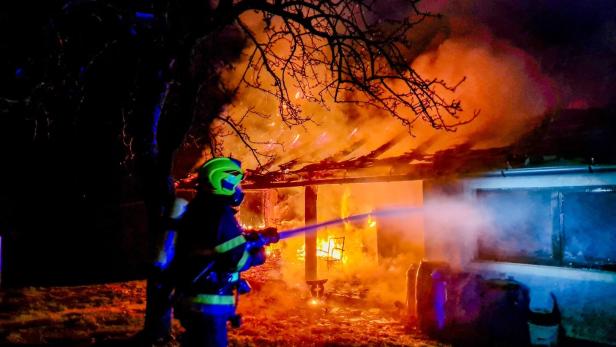 Wohnhausbrand in der Oststeiermark: Bewohner retteten sich