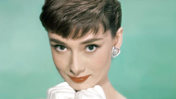 Audrey Hepburn am Set von „Sabrina“.