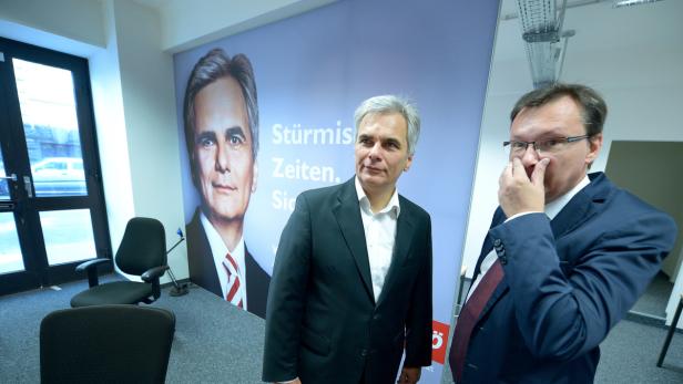 SPÖ-Chef Werner Faymann, Bundesgeschäftsführer Norbert Darabos: Nach der Wehrpflicht-Schlappe in eine Steuerreform-Neuwahl?