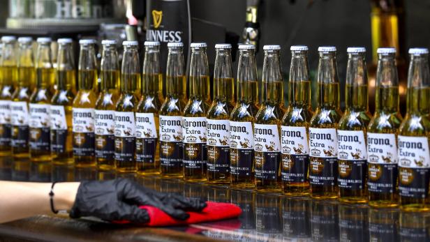 Biermarke Corona stellt auf Pfandflaschen um