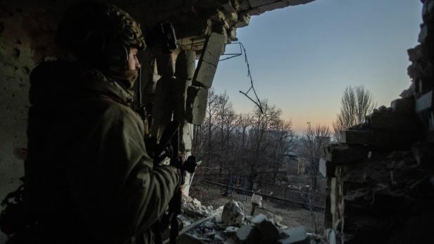 Bachmut laut Moskau von russischen Truppen umzingelt
