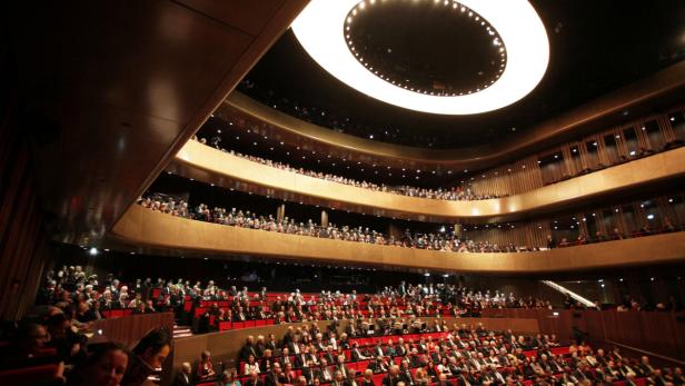 Musiktheater: Bau ist finanziell im Plan, Besucherzahlen liegen über Erwartungen