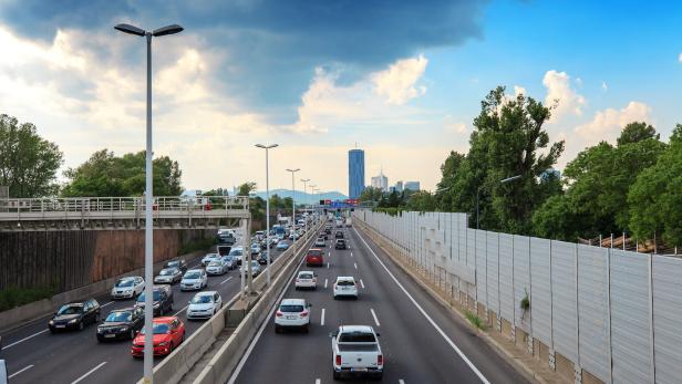 Auf 32 Prozent der Autobahn- und Schnellstraßen weniger als 130 km/h erlaubt