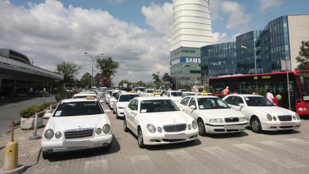 Taxi-Bande: Einbruch bei verreisten Fahrgästen