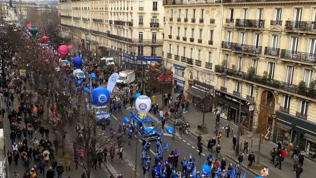 Zehntausende demonstrieren in Frankreich erneut gegen Pensionsreform