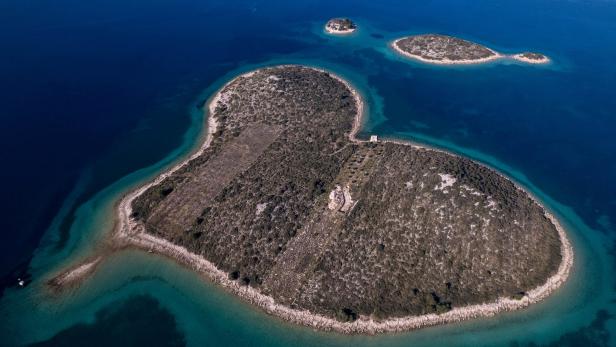 Zum Valentinstag: Herzförmige Insel in Kroatien steht zum Verkauf