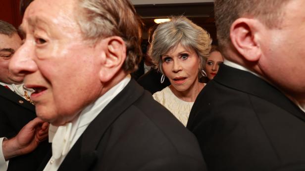 Richard Lugner und Jane Fonda im Opernball-Gedränge
