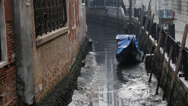 Gondeln im Schlamm: Venedig leidet unter Niedrigwasser
