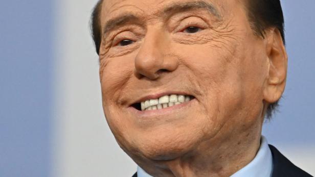 Retourkutsche: Selenskij will Berlusconi Wodka schenken