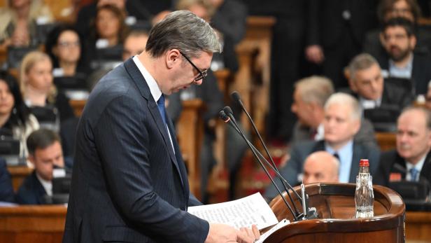Aleksandar Vučić steht vor unpopulären Entscheidungen. Der Druck seitens der EU wächst.