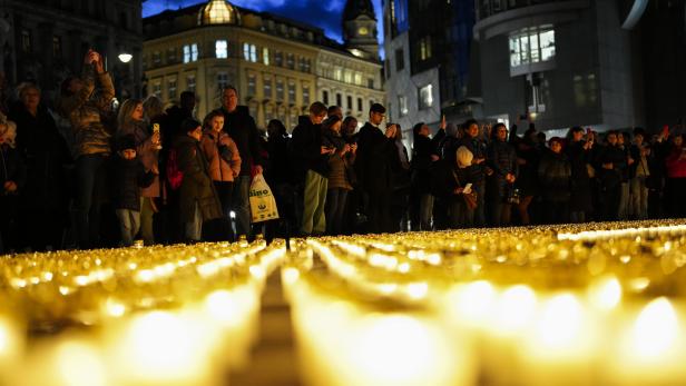5.000 Kerzen: Lichtermeer für Kinder in der Ukraine