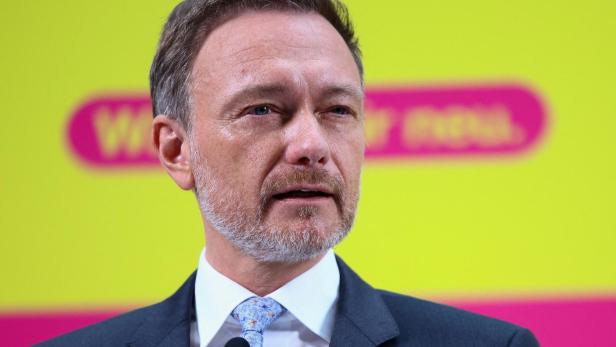 FILE PHOTO: News conference of FDP after state elections in Berlin