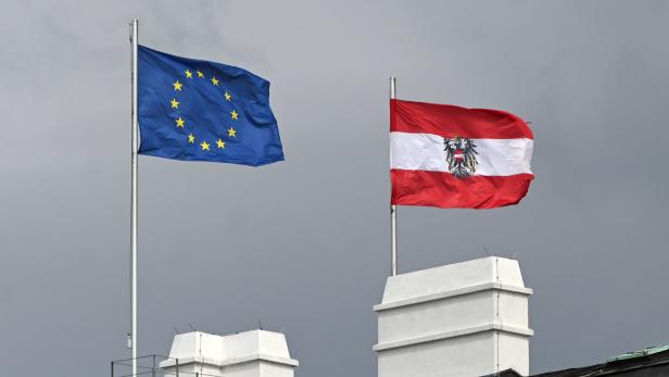 Tabuwort Neutralität - Österreich nimmt seit seinem EU-Beitritt an der europäischen Sicherheitsarchitektur ein bisschen teil