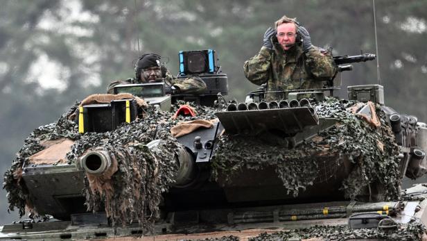 Deutschland schickt vier weitere Leopard-2-Panzer