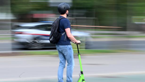 55 statt 25 km/h: E-Scooter-Fahrer lieferte Polizei Verfolgungsjagd