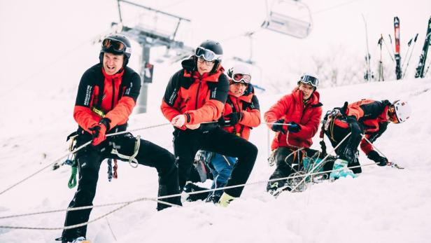 Bergrettung auf Personalsuche im Tiefschnee