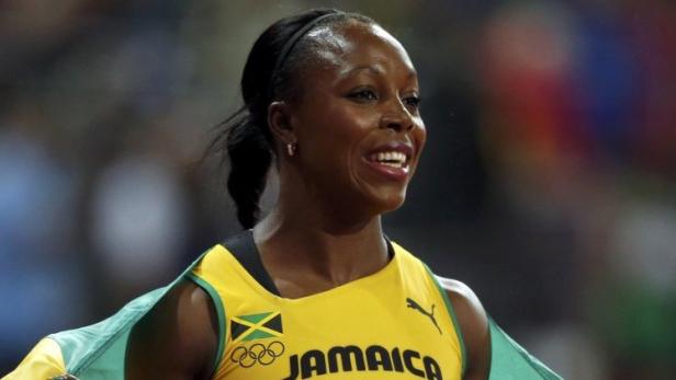 Jamaica&#039;s Veronica Campbell-Brown celebrates after finishing third the women&#039;s 100m final during the London 2012 Olympic Games at the Olympic Stadium August 4, 2012. Jamaica&#039;s Shelly-Ann Fraser-Pryce finished first ahead of Carmelita Jeter of the U.S. who placed second and Campbell-Brown who came third. REUTERS/Mark Blinch (BRITAIN - Tags: SPORT ATHLETICS OLYMPICS)