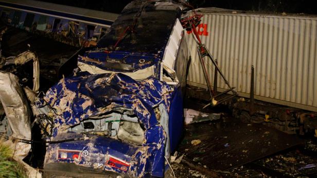 Two trains collided  in Larissa: 16 killed and dozens injured