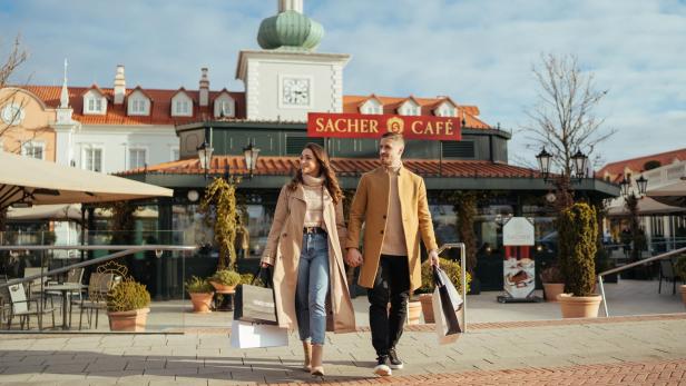100 % Freude und bis zu 70 % Extra-Rabatt vom Outletpreis: Fashion Shopping Week von 13. bis 18. März