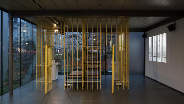 Tony Conrads Installation &quot;Über zwei Ecken&quot;, Kunsthalle Wien am Karlsplatz