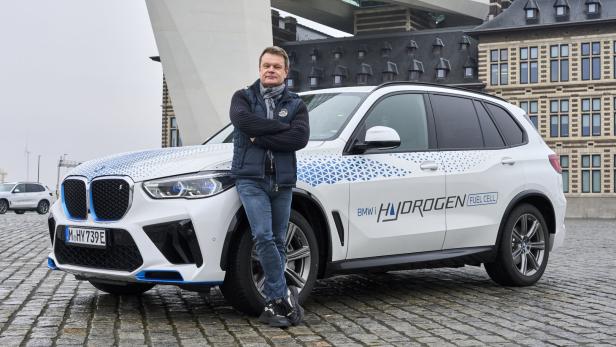BMW iX5 Hydrogen: Erste Ausfahrt mit dem Wasserstoff-Auto