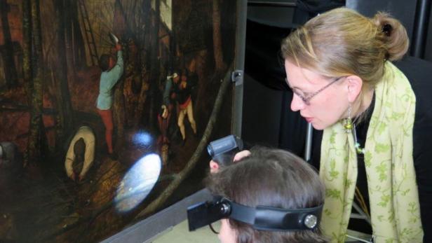 Elke Oberthaler und Sabine Pénot haben Pieter Bruegels Tafelbilder durchleuchtet und ihnen einige Geheimnisse entlockt