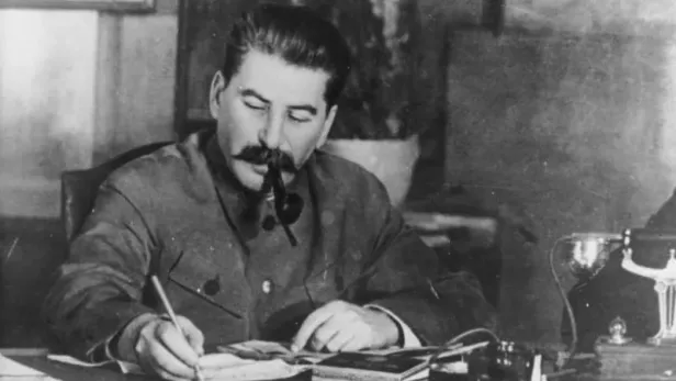 Stalin an seinem Schreibtisch