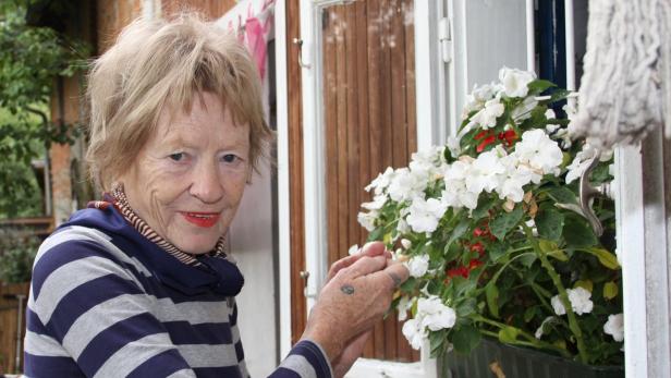 Die 72-jährige Ulrike P., bei einem Überfall im August schwer verletzt, will jetzt Opferhilfe beantragen