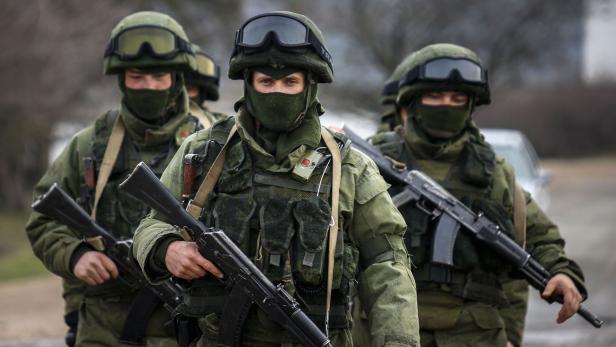Ungebremster Aufmarsch auf der Krim: Russische Soldaten.