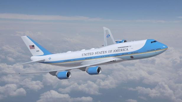 US-POLITICS-PRESIDENTIAL-AIRCRAFT Biden hat der Air Force One neue Farben verpasst