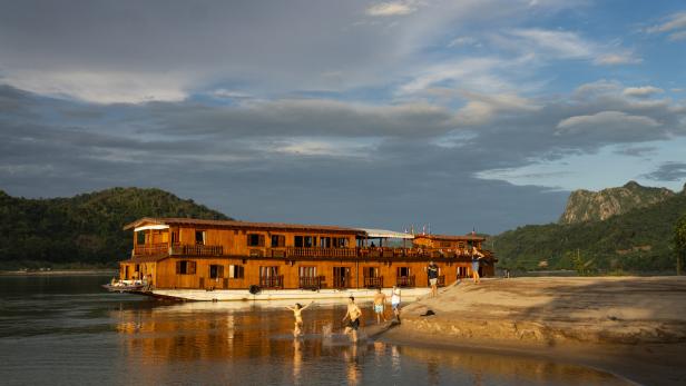 Durch wilde Landschaften den Mekong entlang auf dem Boutique-Flusskreuzfahrtschiff