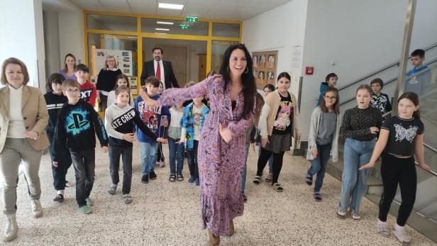 Dancing Star Martina Reuter zu Besuch in Purkersdorfer Schule