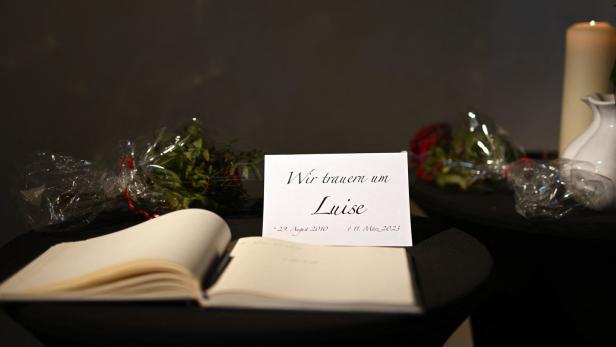 12-Jährige von zwei Mädchen erstochen: Freudenberg trauert um Luise